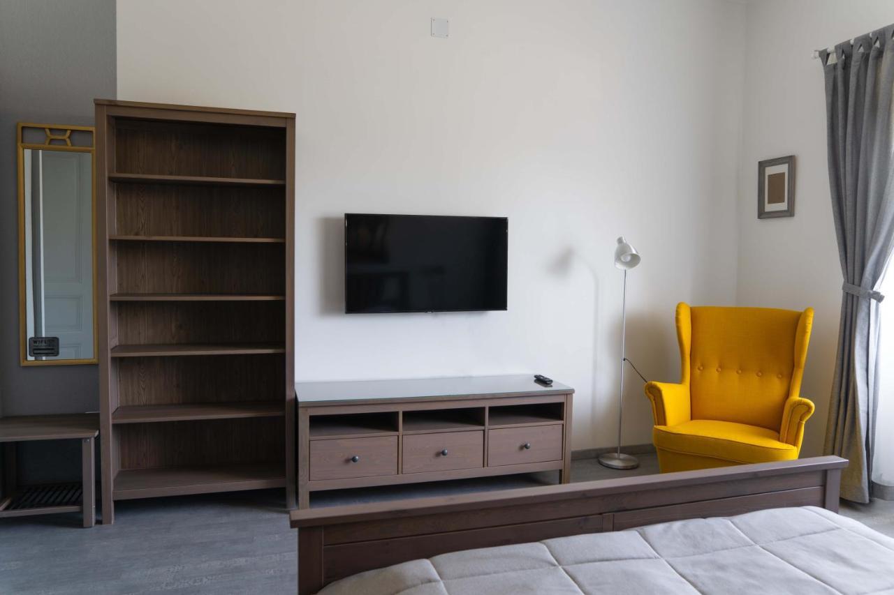 Kunfoglalas Apartmanhaz Kisujszallas Exterior photo