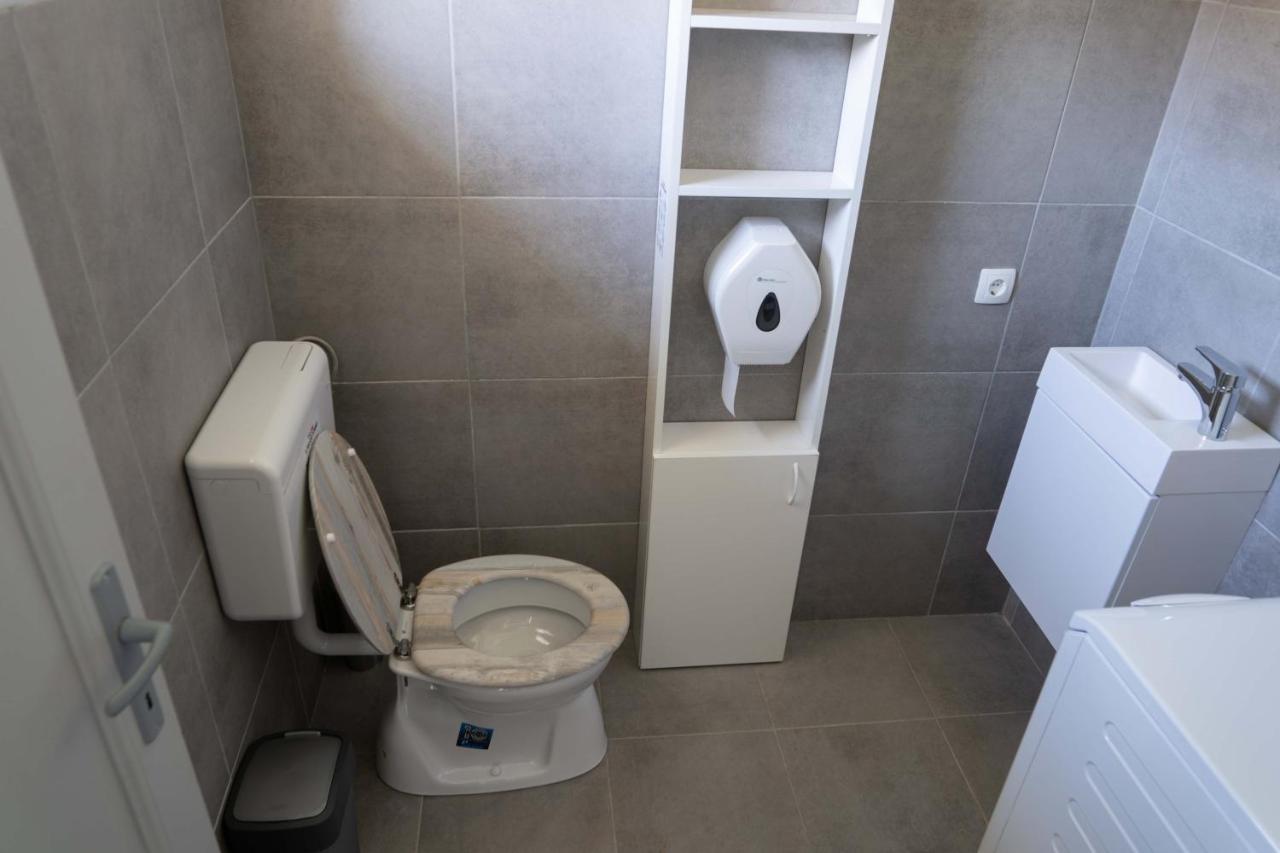 Kunfoglalas Apartmanhaz Kisujszallas Exterior photo